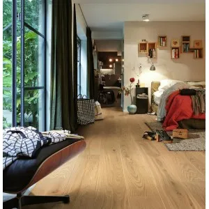 parquet-chene-anime-brosse-verni-ultramat-180-x-2200-mm (1).webp